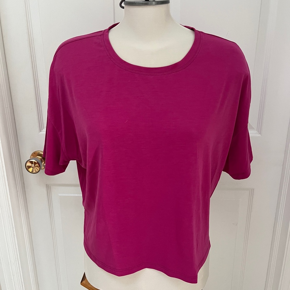 Athletic Works basic cropped T-SHIRT size medium - Picture 2 of 6